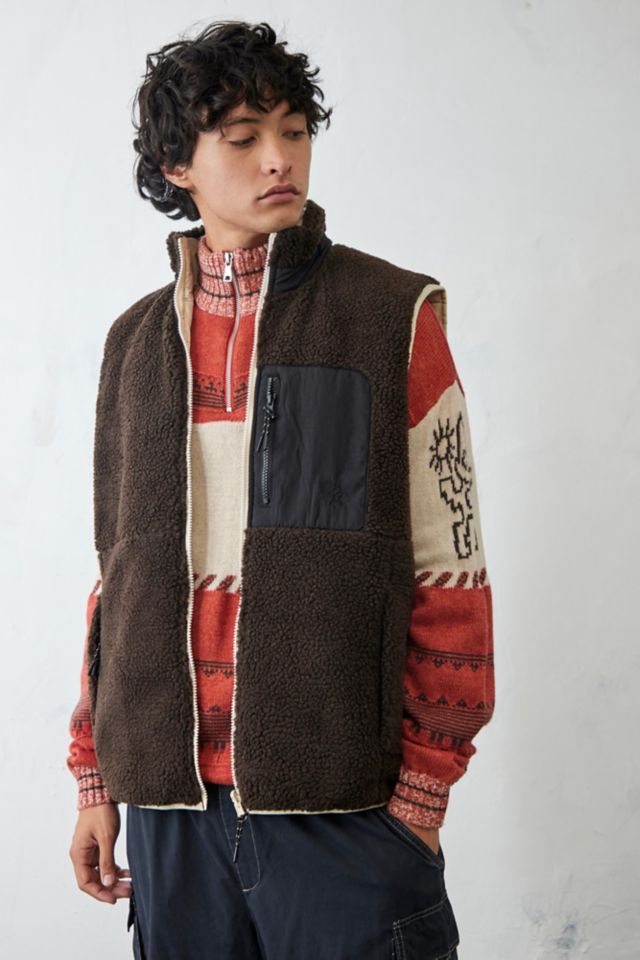 UO Reversible Fleece Vest