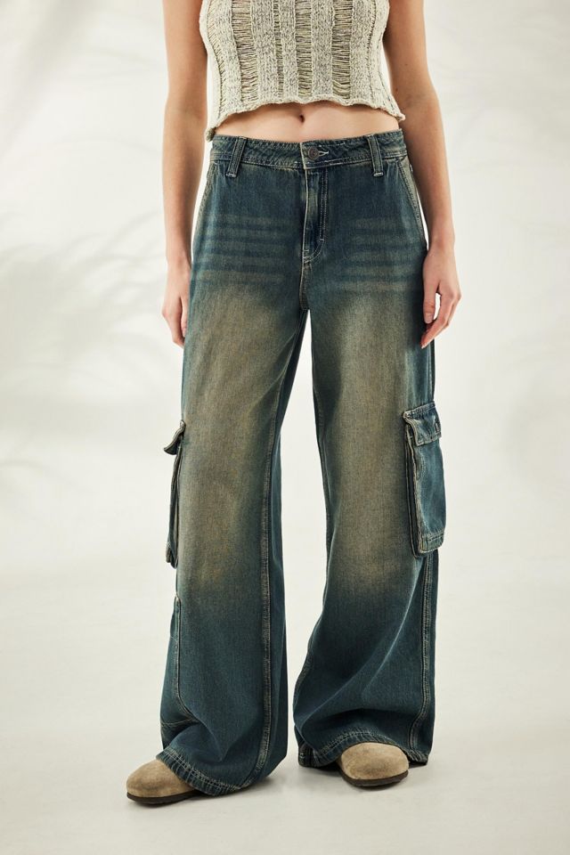 BDG '90s Mid-rise Bootcut Jean in Blue