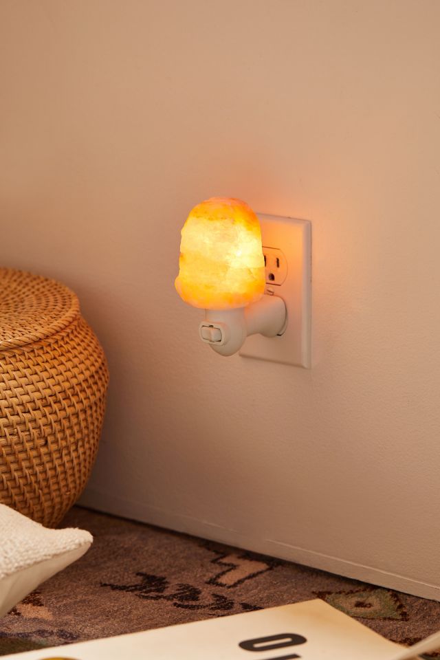 Salt lamp night light deals plug in