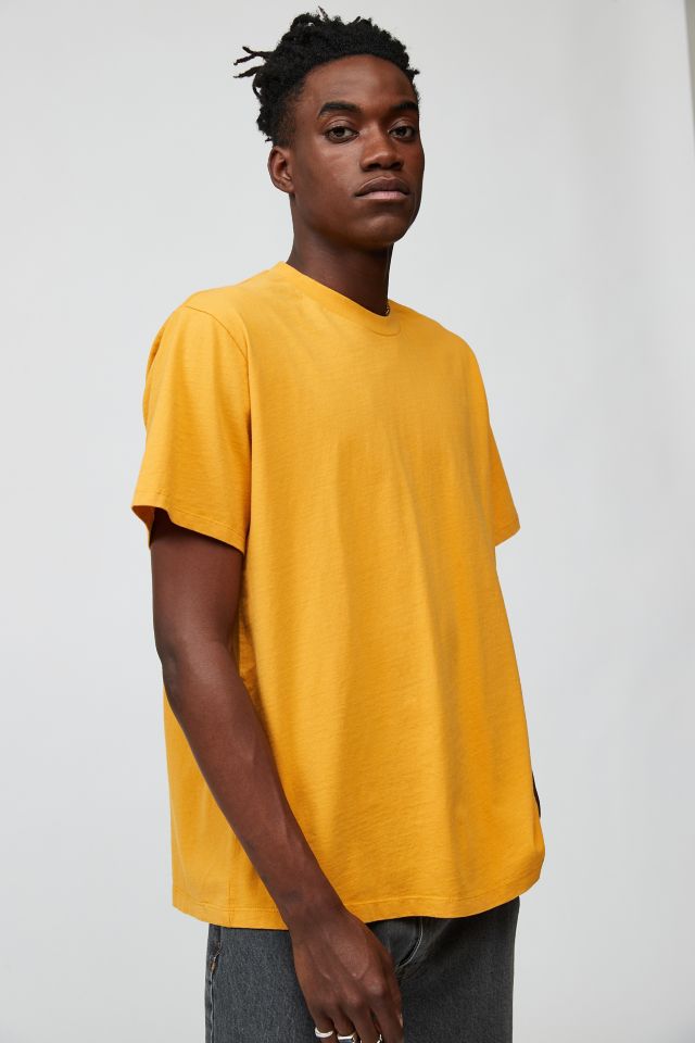 Levi's® Gold Tab Tee | Urban Outfitters