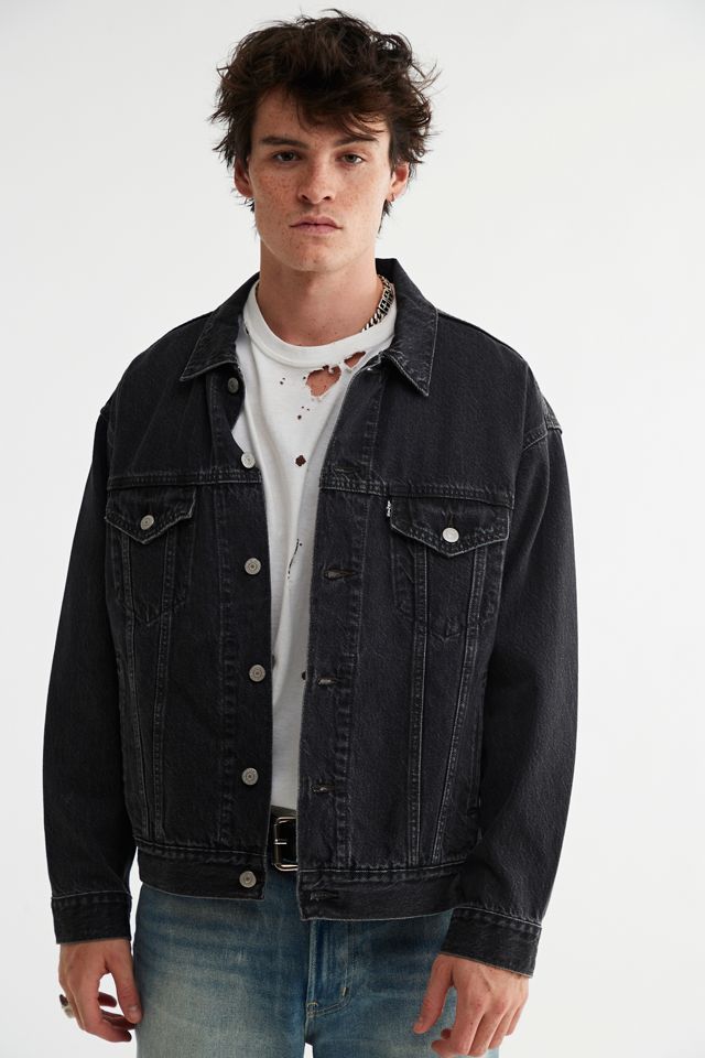 Levi's X Universal Monsters Denim Trucker Jacket | Urban Outfitters