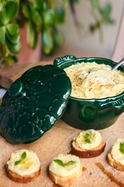 Staub Ceramic 16-oz Petite Artichoke Cocotte Baking Dish In Basil
