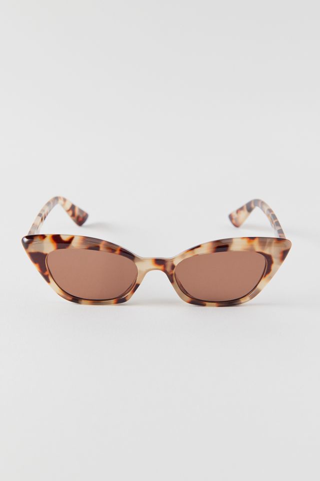 Esther Cat-Eye Sunglasses | Urban Outfitters display picture 2