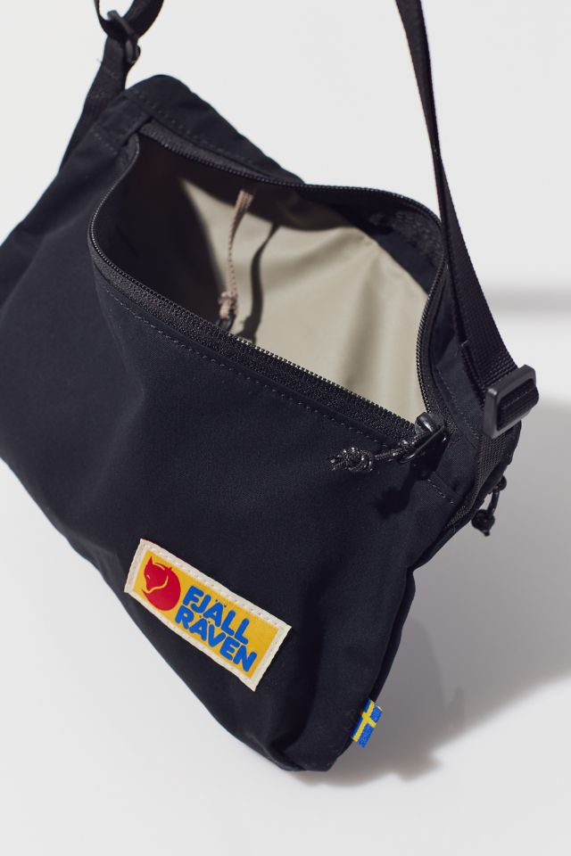 FJALLRAVEN｜BAG ACCESSORIES (Vardag Pocket Black (2724 Amazon.com: Fjallraven Vardag Pocket - Black : Clothing