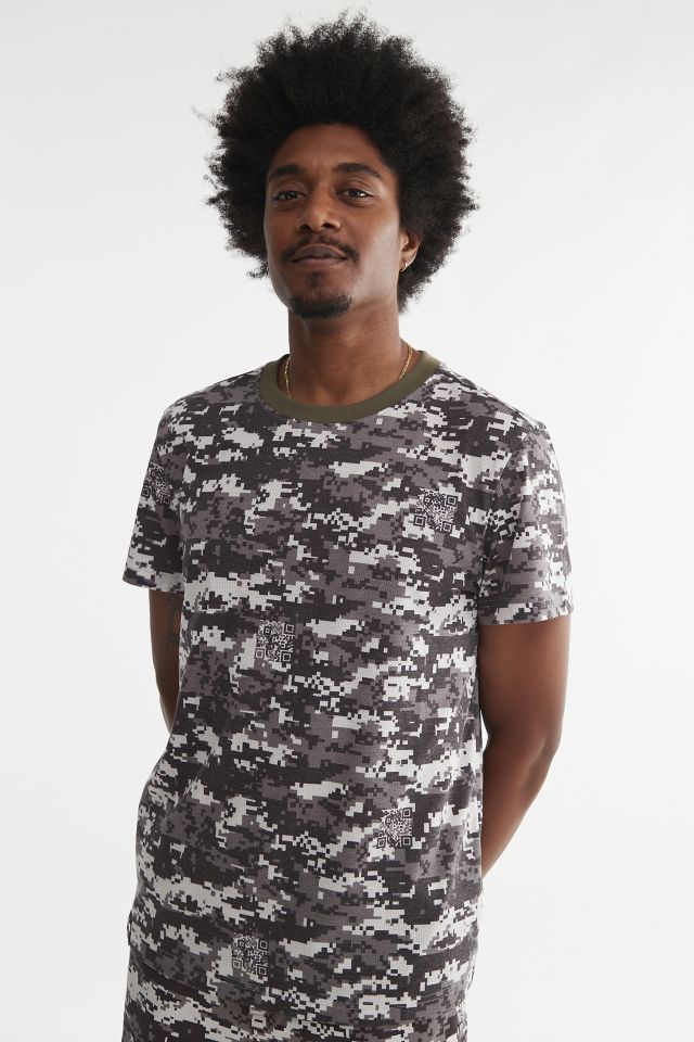 Magnlens Mesh Tee | Urban Outfitters