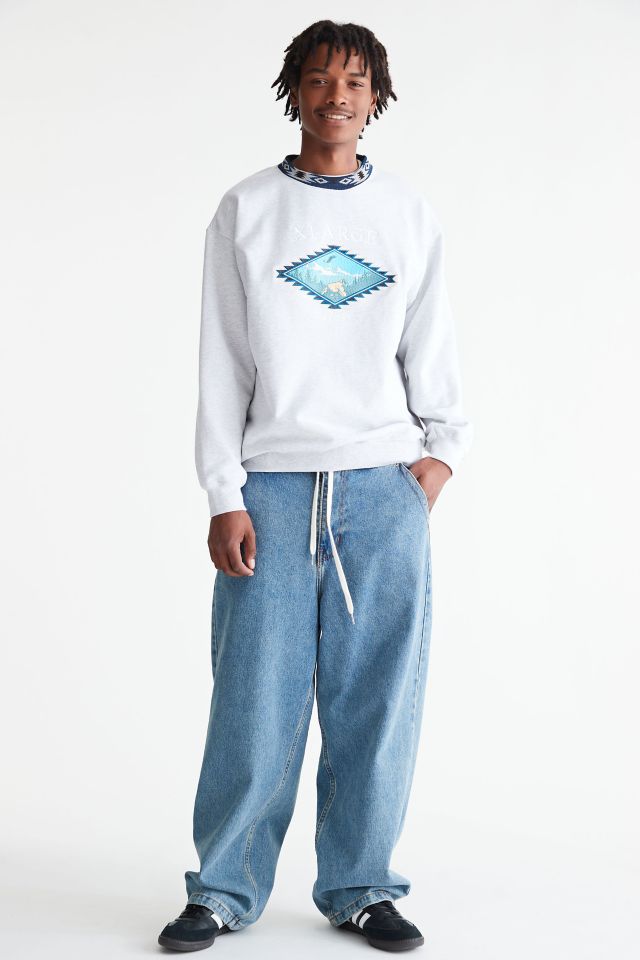 Urban Outfitters XLARGE Embroidered Souvenir Crew Neck Sweatshirt