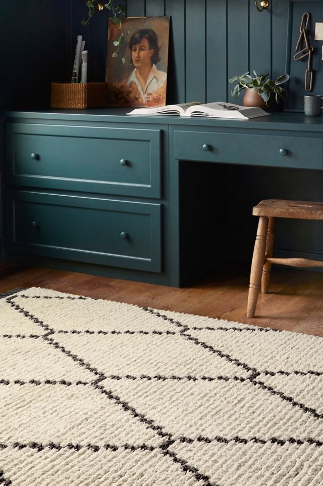 Ivory Geometric Easy-Care Synthetic Runner Rug 2'7" x 8'