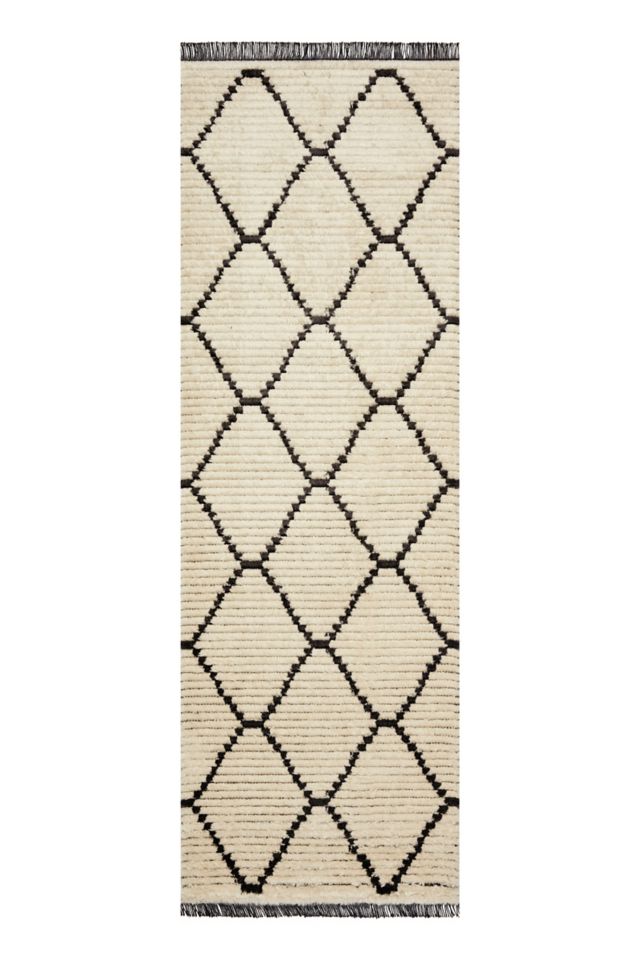 Ivory Geometric Easy-Care Synthetic Runner Rug 2'7" x 8'