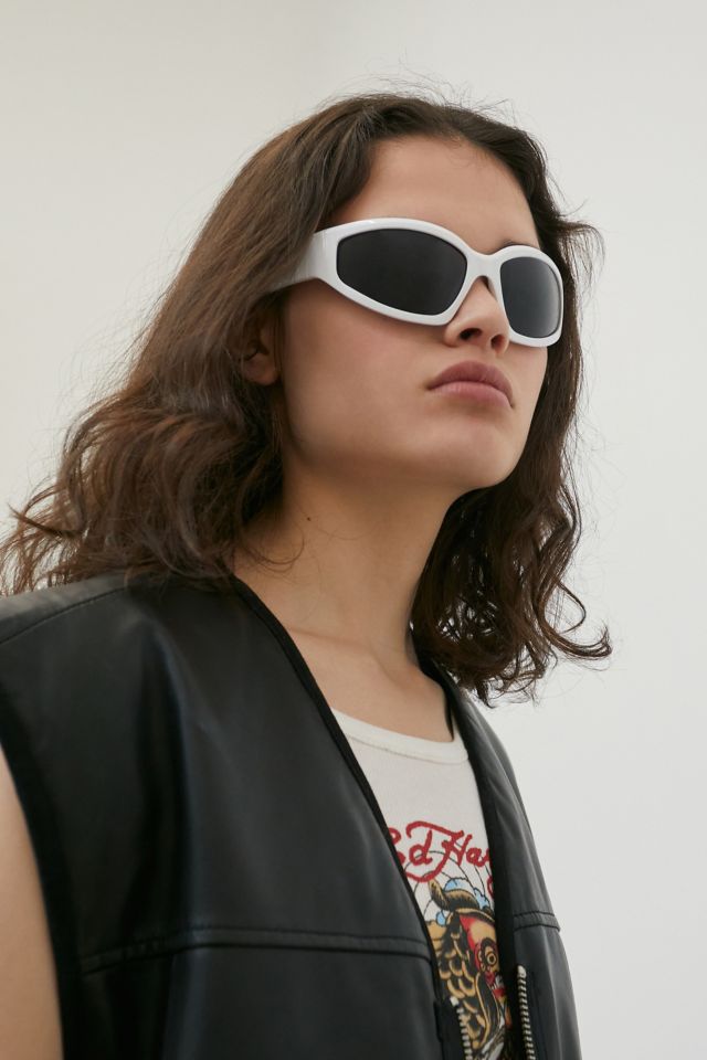 Buggin Out Oval Sunglasses