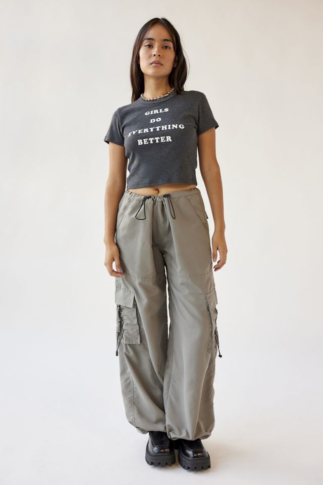 Effortlessly chic cargo pants with drawstring waist