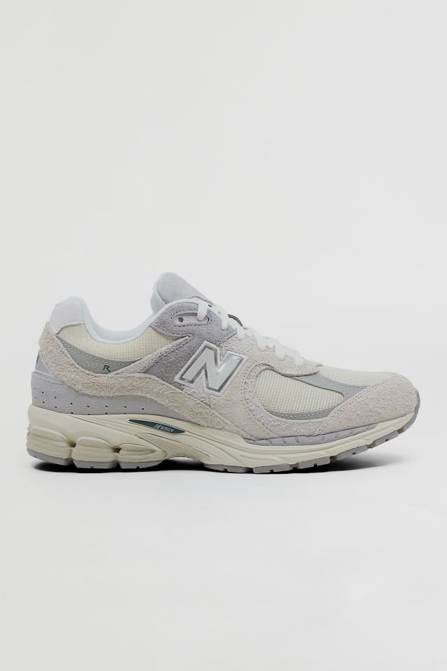 New Balance 2002R Sneaker | Urban Outfitters