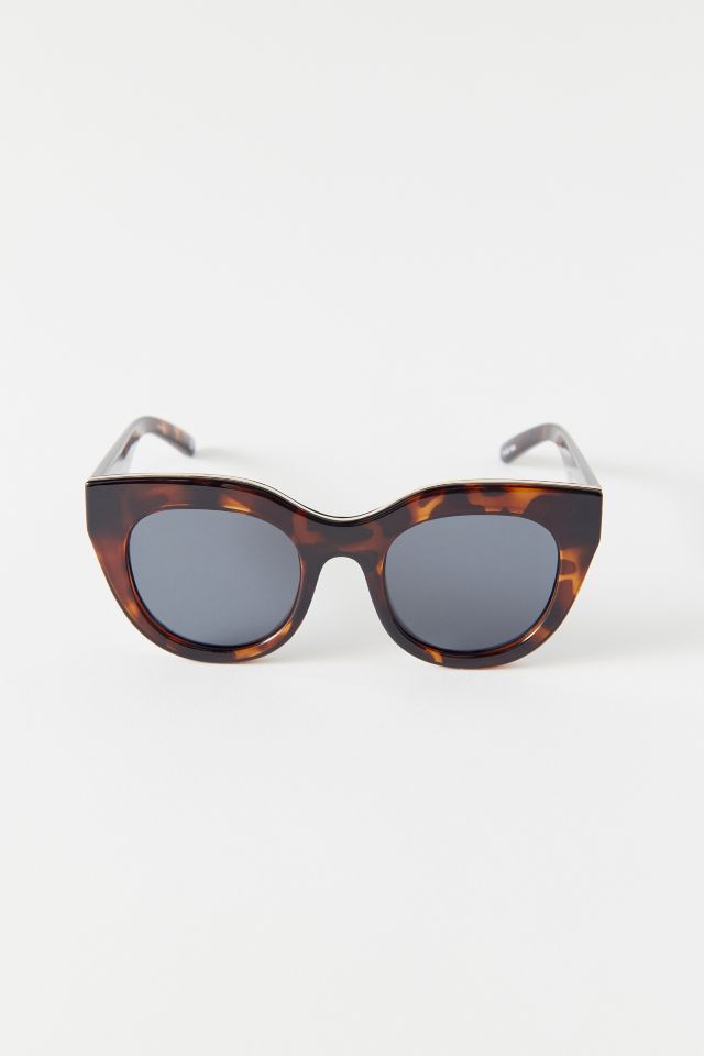 Le Specs Air Heart Sunglasses | Urban Outfitters