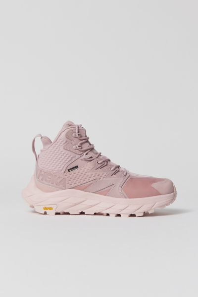 hoka one one mid gtx