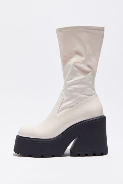 Steve Madden Arrow Platform Boot In Ivory