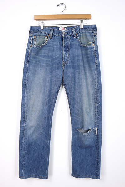 Vintage 501 Frayed Levi's Jeans Straight Fit | Urban Outfitters