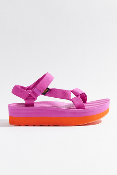 Teva Universal Platform Sandal In Fuchsia