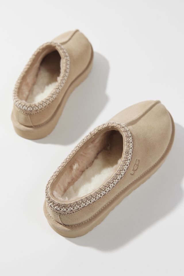 Ugg slippers urban store outfitters