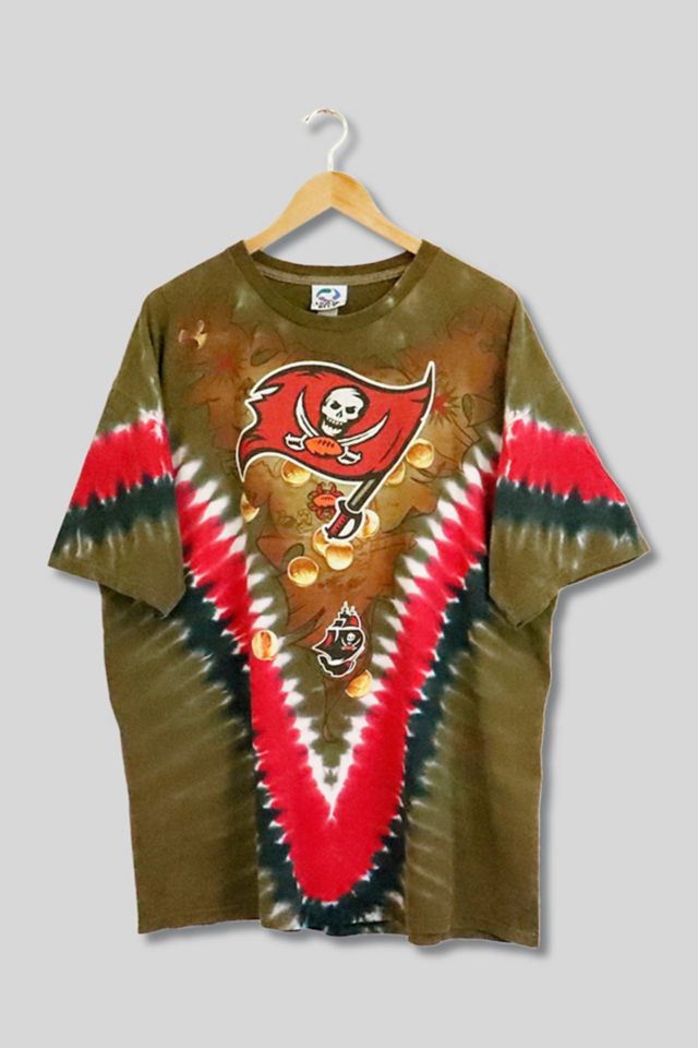 SHOPONEVINTAGE Tampa Bay Buccaneers Cropped Zip-Up Tee