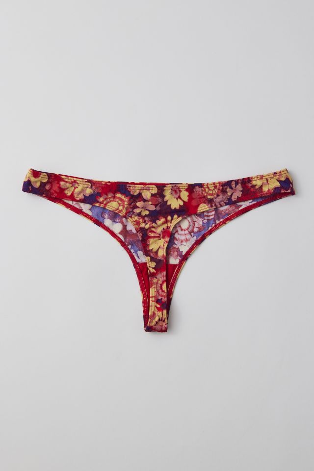 String taille basse Micro Out From Under #1