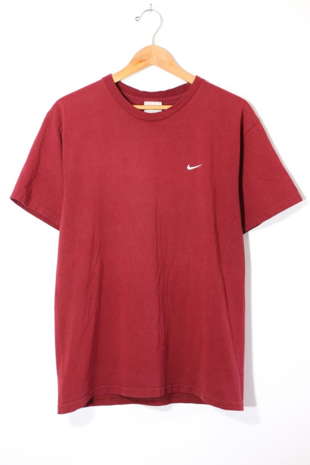 Vintage Nike Embroidered Logo T-shirt | Urban Outfitters