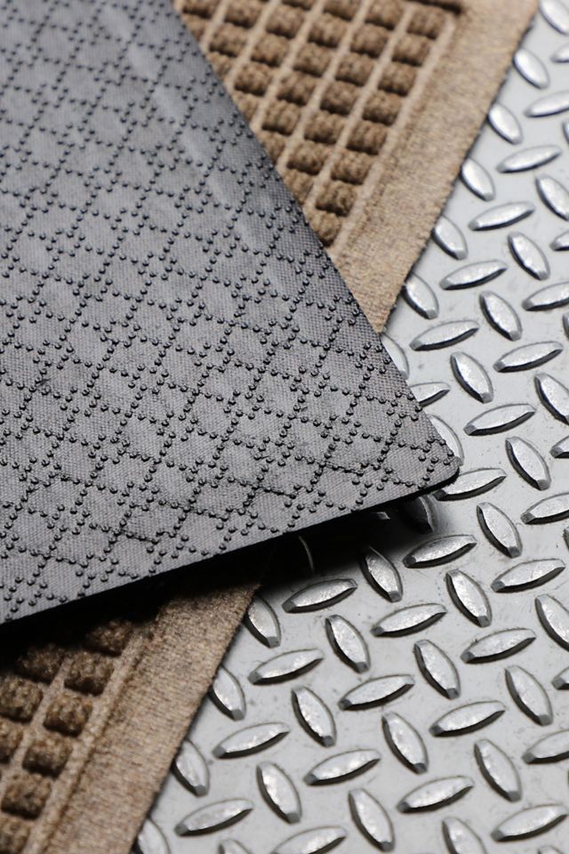 Matterly Waterhog Luxe Hourglass Indoor/Outdoor Doormat in Graphite at Urban Outfitters