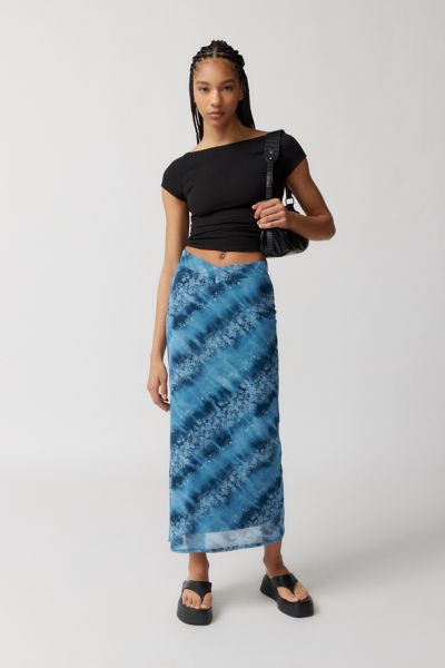 Urban Outfitters Uo Gwen Printed V-front Midi Skirt In Blue