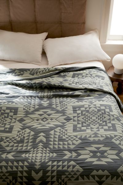 Pendleton Opal Spring Organic Cotton Matelassé Coverlet In Turquoise At Urban Outfitters