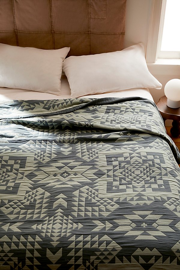 Pendleton Opal Spring Organic Cotton Matelassé Coverlet In Turquoise At Urban Outfitters