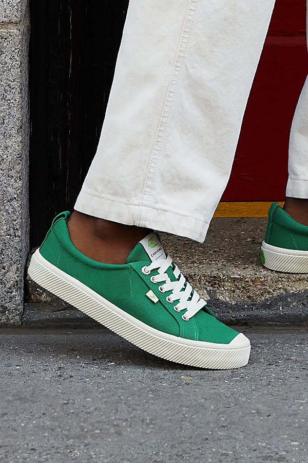 Cariuma Oca Low Canvas Sneaker In Green