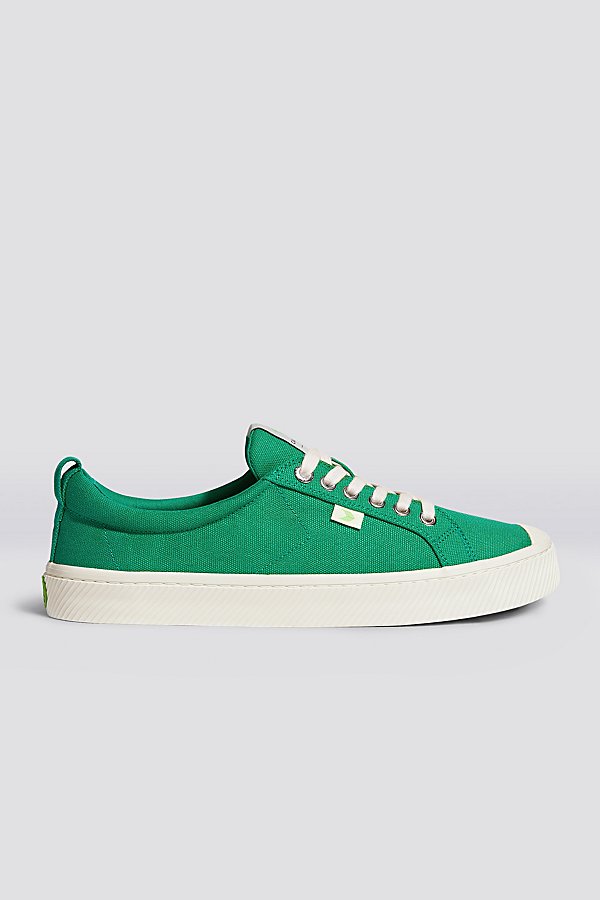 Cariuma Oca Low Canvas Sneaker In Green