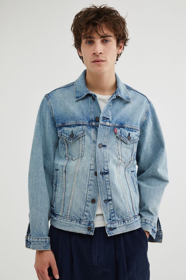 Levi’s Vintage Fit Denim Trucker Jacket | Urban Outfitters