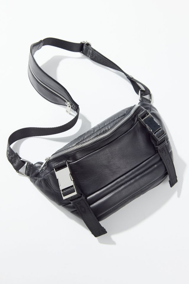 Núnoo Vitto Silky Belt Bag | Urban Outfitters