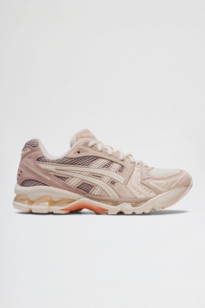 ASICS GEL-KAYANO 14 SNEAKERS IN WHITE PEACH/CREAM, WOMEN'S AT URBAN OUTFITTERS