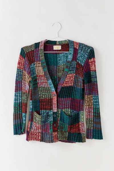 vintage-checkered-cardigan-urban-outfitters