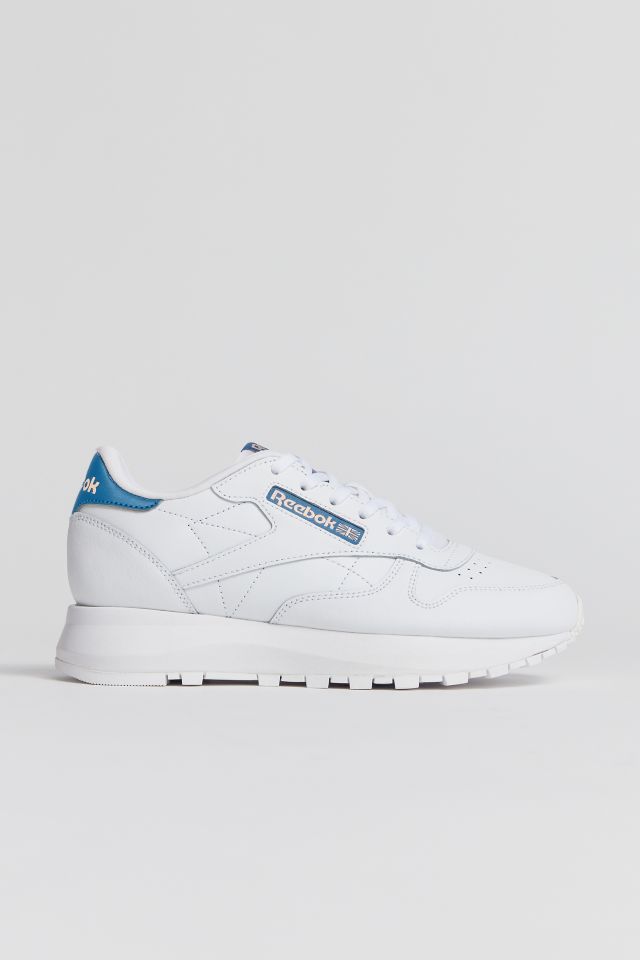 Oswald Person med ansvar for sportsspil F.Kr. Reebok Classic Leather Sneaker | Urban Outfitters