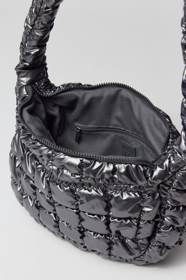 【センスUP】Urban Outfitters Max Pucker クロスボディバッグ Max Pucker Quilted Crossbody Bag | Urban Outfitters