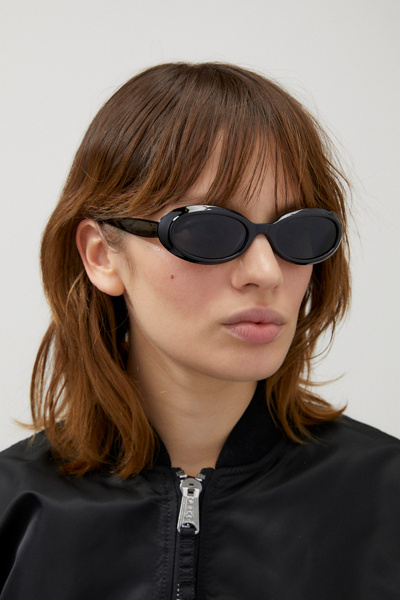 Urban Outfitters Mazzy 90s  oval sunglasses 80896632_050_b?$xlarge$&fit=  main image 4