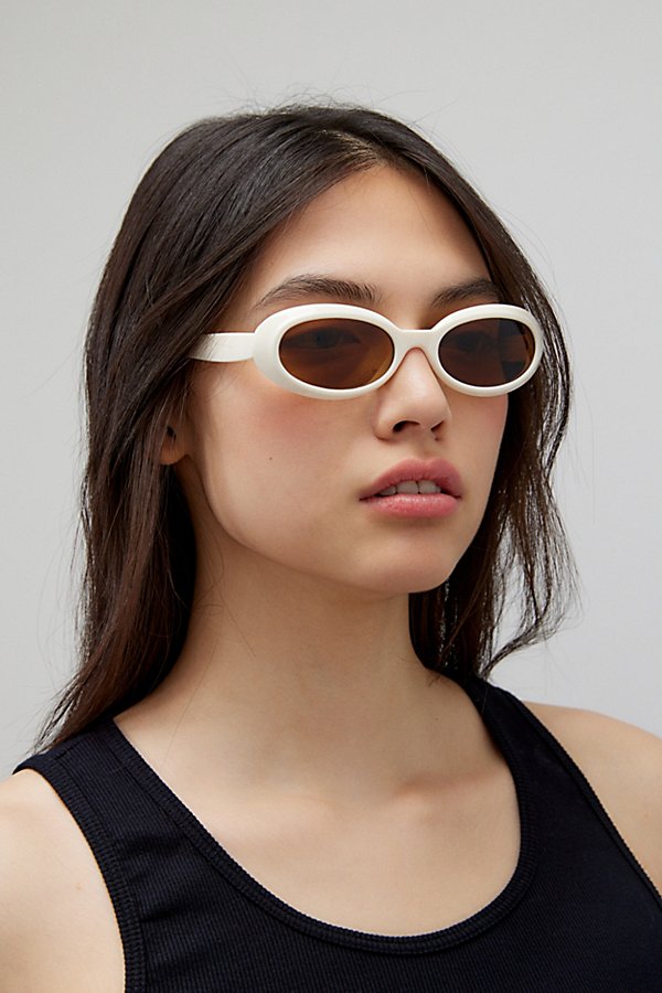 Urban Outfitters Mazzy 90s Plastic Oval Sunglasses In Cream