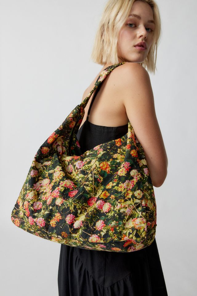 baggu-nylon-shoulder-bag-urban-outfitters