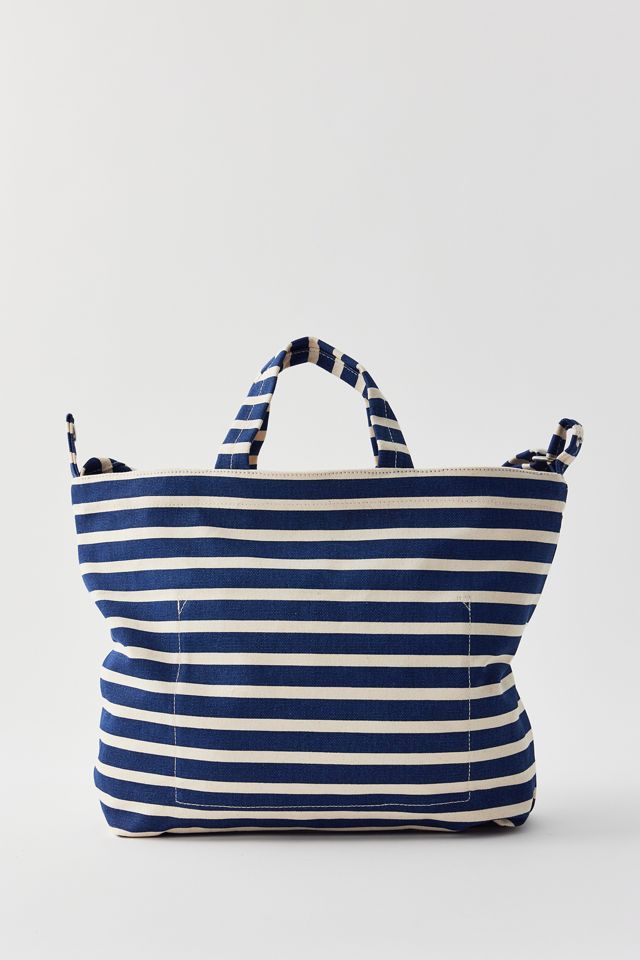 Embroidered Shells Horizontal Duck Bag