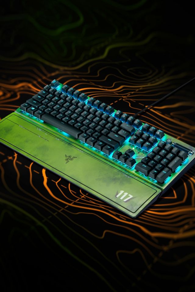 Razer BlackWidow V3 Halo Infinite Edition Keyboard | Urban Outfitters