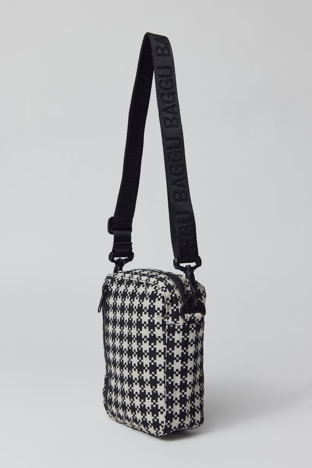 BAGGU Sport Versatile Crossbody Bag #1