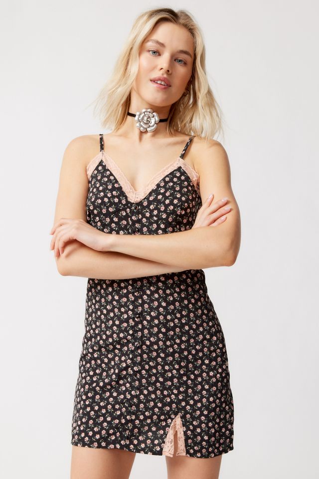 Daisy Street Lace-Trim Floral Mini Dress | Urban Outfitters