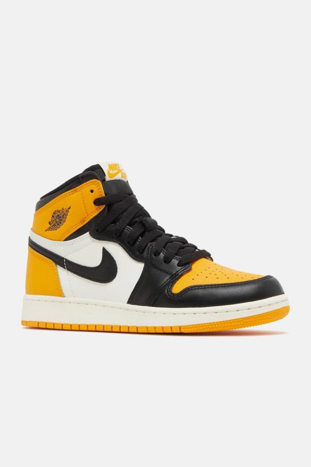 nike air jordan black and yellow