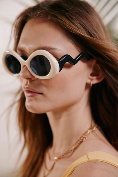 Urban Outfitters Birdie Wavy Round Sunglasses In Cream  display picture 3