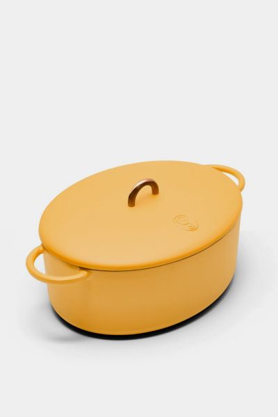 Shop Great Jones The Dutchess 6.75-qt Cast-iron Dutch Oven In Mustard At Urban Outfitters