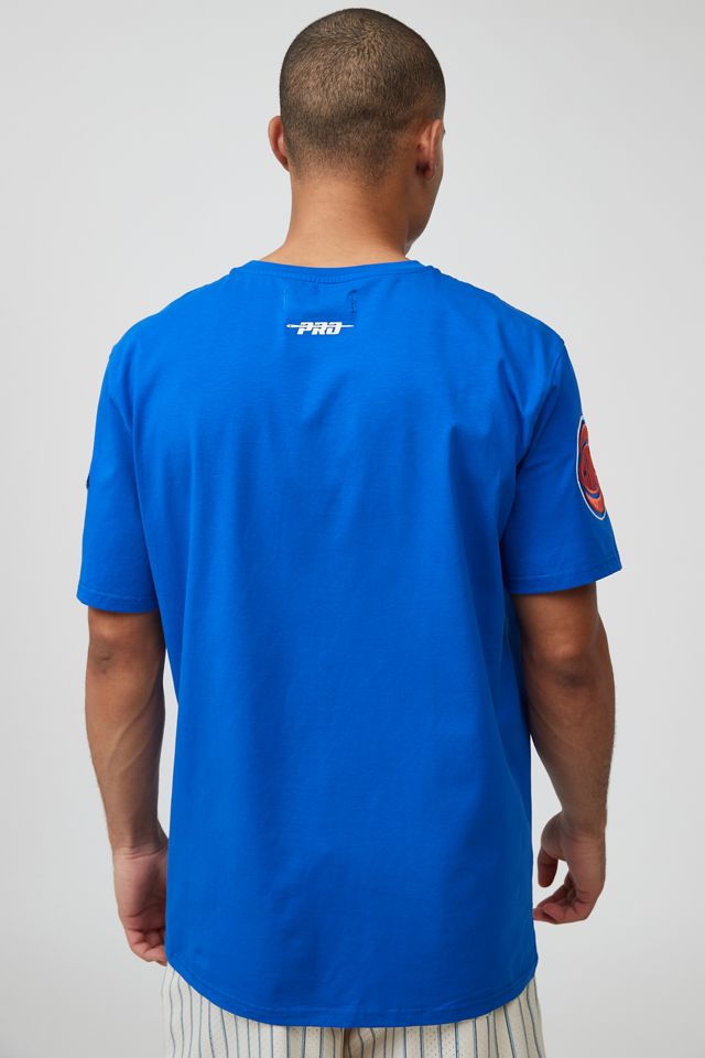 Pro Standard New York Knicks Roses Tee | Urban Outfitters