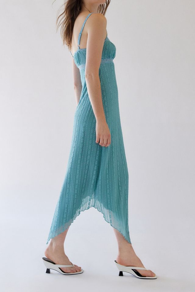 Robe Midi UO Nikita en Dentelle avec Ourlet Foulard | Urban Outfitters  Canada