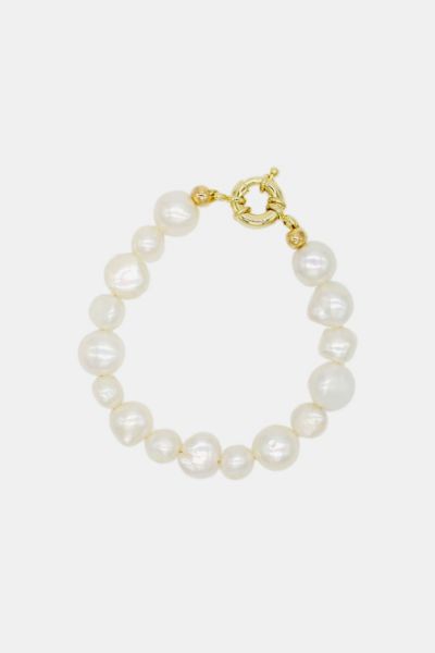 Velvet Luna Elizabeth Freshwater Pearl Bracelet | Urban Outfitters