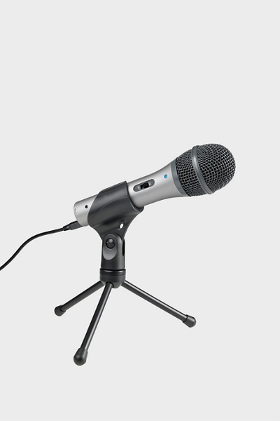 【ほぼ未使用】Audio-Technica ATR2100x-USB Audio-Technica ATR2100X-USB Cardioid Microphone | Urban Outfitters